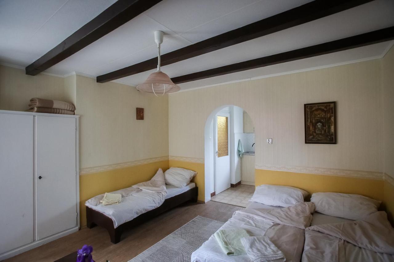 Hellenyi Apartmanok Harkany Ngoại thất bức ảnh